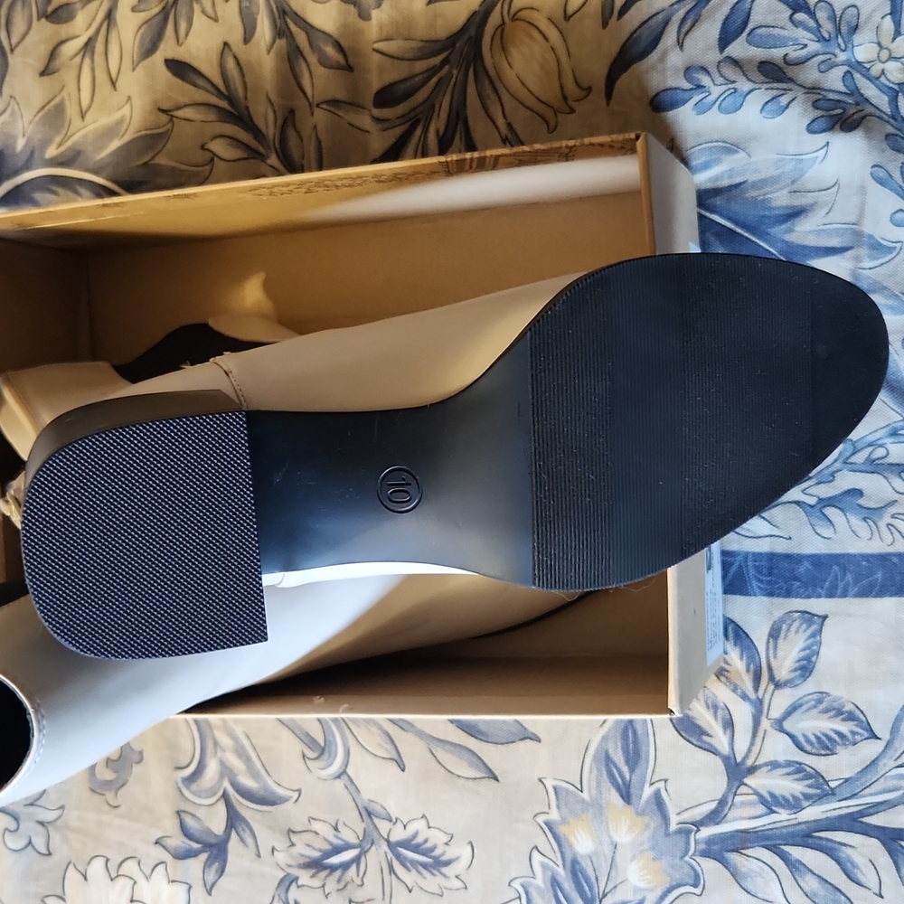 Women's Itzel Chelsea Boots - A New Day™ like new condition. - Picture 6 of 6